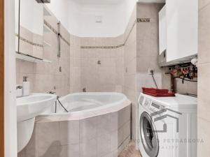 Prodej bytu 2+kk, Praha - Vršovice, Ruská, 62 m2