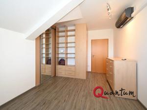 Pronájem bytu 3+kk, Praha - Libeň, Kovanecká, 77 m2