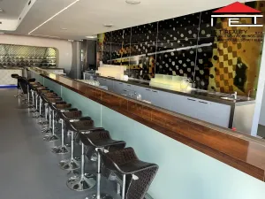 Pronájem restaurace, Frýdek-Místek, Pionýrů, 2690 m2