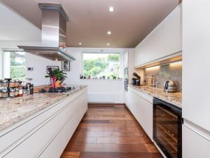 Prodej rodinného domu, Praha - Dejvice, 219 m2