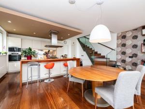 Prodej rodinného domu, Praha - Dejvice, 219 m2