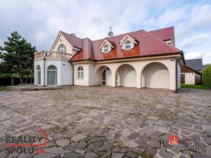 Pronájem vily, Dolní Břežany, V Zahradách, 369 m2