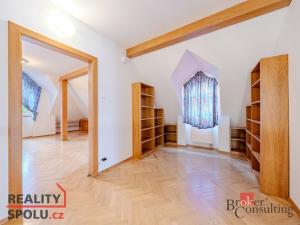 Pronájem vily, Dolní Břežany, V Zahradách, 369 m2