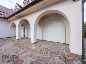 Pronájem vily, Dolní Břežany, V Zahradách, 369 m2