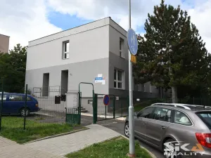 Pronájem komerční nemovitosti, Louny, Kosmonautů, 30 m2