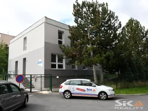 Pronájem komerční nemovitosti, Louny, Kosmonautů, 30 m2