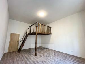 Pronájem bytu 2+kk, Karlovy Vary, Koptova, 53 m2