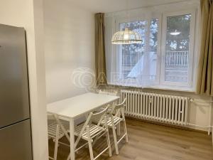 Pronájem bytu 1+1, Praha - Hostivař, Trhanovské náměstí, 47 m2