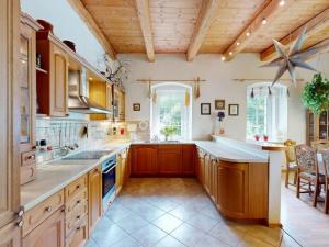 Prodej vícegeneračního domu, Okounov - Oslovice, 600 m2