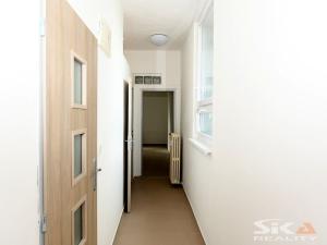 Pronájem komerční nemovitosti, Louny, Kosmonautů, 143 m2