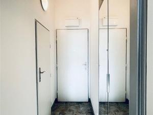 Pronájem bytu 1+kk, Praha, Kladenská, 30 m2