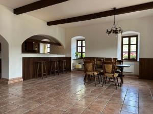 Prodej vícegeneračního domu, Povrly, Lysá, 635 m2