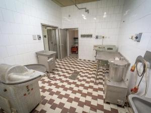 Prodej výrobních prostor, Jaroměř, 871 m2