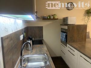 Pronájem bytu 2+kk, Hradec Králové - Nový Hradec Králové, Brožíkova, 42 m2