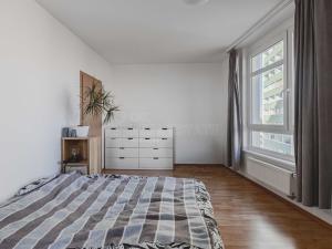 Pronájem bytu 2+kk, Praha, V Štíhlách, 64 m2