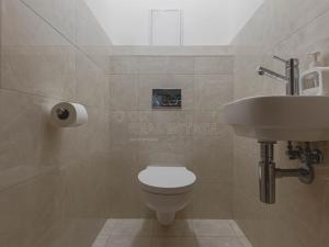 Pronájem bytu 2+kk, Praha, V Štíhlách, 64 m2