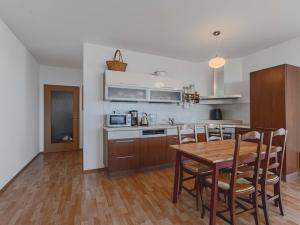 Pronájem bytu 2+kk, Praha, V Štíhlách, 64 m2