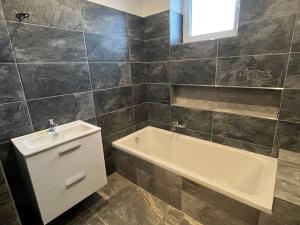 Pronájem bytu 3+kk, Opava, Rolnická, 78 m2