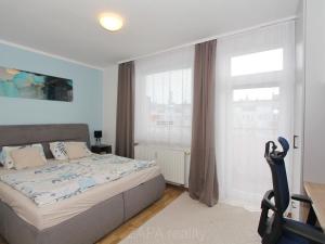 Pronájem bytu 2+kk, Praha - Vysočany, Pod Harfou, 54 m2