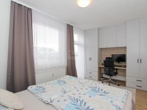 Pronájem bytu 2+kk, Praha - Vysočany, Pod Harfou, 54 m2
