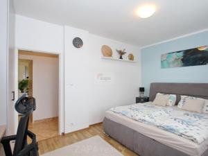 Pronájem bytu 2+kk, Praha - Vysočany, Pod Harfou, 54 m2