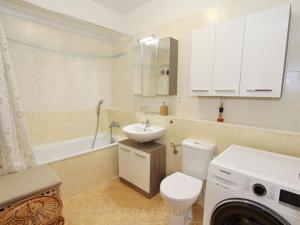Pronájem bytu 2+kk, Praha - Vysočany, Pod Harfou, 54 m2