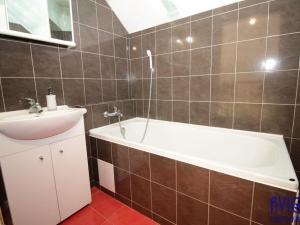 Prodej rodinného domu, Měník, 68 m2