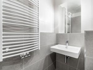 Pronájem bytu 3+kk, Praha, Čakovická, 83 m2