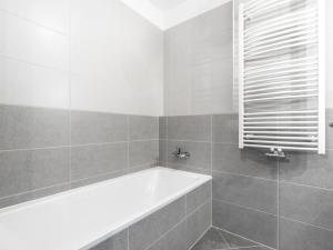 Pronájem bytu 3+kk, Praha, Čakovická, 83 m2