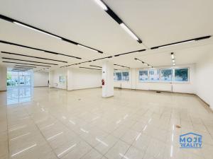 Pronájem obchodního prostoru, Blatná, 464 m2