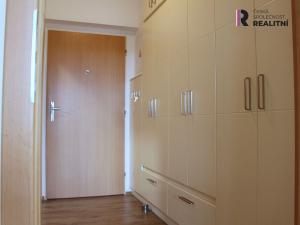 Pronájem bytu 1+kk, Karlovy Vary - Stará Role, Nejdlova, 31 m2