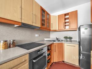 Prodej bytu 2+kk, Praha - Chodov, Hněvkovského, 42 m2