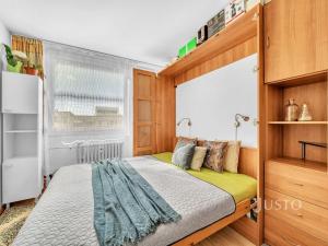Prodej bytu 2+kk, Praha - Chodov, Hněvkovského, 42 m2