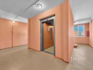 Prodej bytu 2+kk, Praha - Chodov, Hněvkovského, 42 m2
