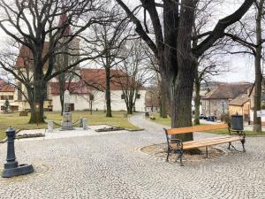Pronájem kanceláře, Jílové u Prahy, Masarykovo náměstí, 34 m2