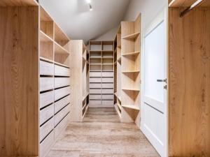 Pronájem rodinného domu, Kosoř, 380 m2