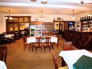 Prodej komerční nemovitosti, Doksy, Komenského, 254 m2