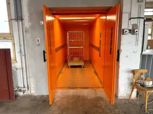 Pronájem obchodního prostoru, Pelhřimov, Křemešnická, 1000 m2