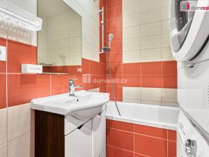Prodej bytu 3+1, Ostrov, Lidická, 75 m2