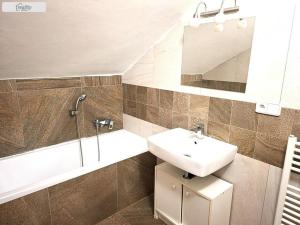 Prodej bytu 2+kk, Praha - Bubeneč, Verdunská, 51 m2