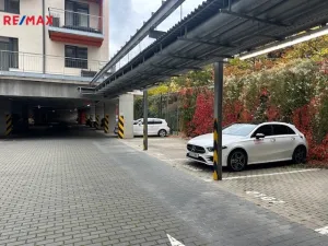 Pronájem garáže, Praha - Vysočany, Pod Harfou, 20 m2