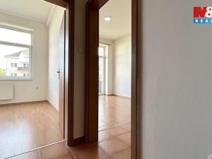 Pronájem bytu 2+kk, Milovice - Mladá, Slepá, 37 m2
