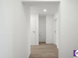 Prodej bytu 4+kk, Praha, Urbánkova, 80 m2