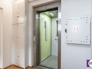 Prodej bytu 4+kk, Praha, Urbánkova, 80 m2
