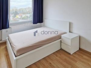 Pronájem bytu 2+kk, Praha, Majerského, 41 m2