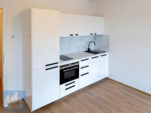 Pronájem bytu 1+kk, Praha - Horní Měcholupy, Milánská, 31 m2