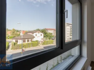 Pronájem bytu 1+kk, Praha - Horní Měcholupy, Milánská, 31 m2