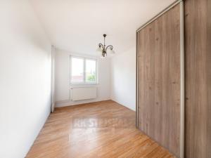 Prodej bytu 3+1, Lišov - Hůrky, 78 m2