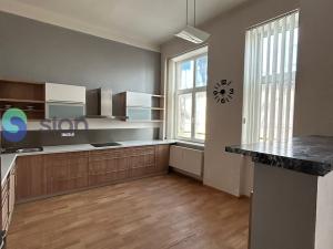 Pronájem bytu 2+1, Opava - Předměstí, Krnovská, 66 m2