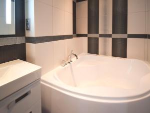 Prodej bytu 3+1, Plzeň - Severní Předměstí, Karlovarská, 82 m2